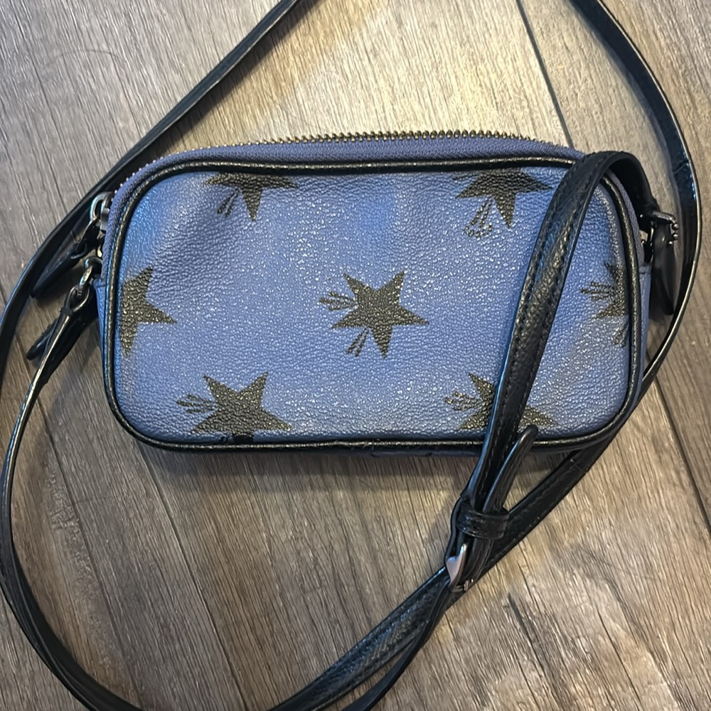 Coach Star Canyon crossbody bag. Navy and black. Blue bag with black stars. - Picture 7 of 8